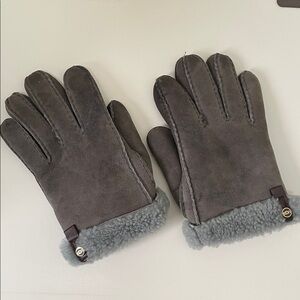 UGG Women's Charcoal Shearling Mittens